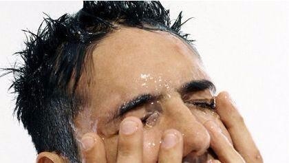 一天什么时间洗头对头发最好