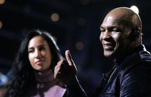 强如泰森为何不到3分钟被道格拉斯KO?拳王:罪