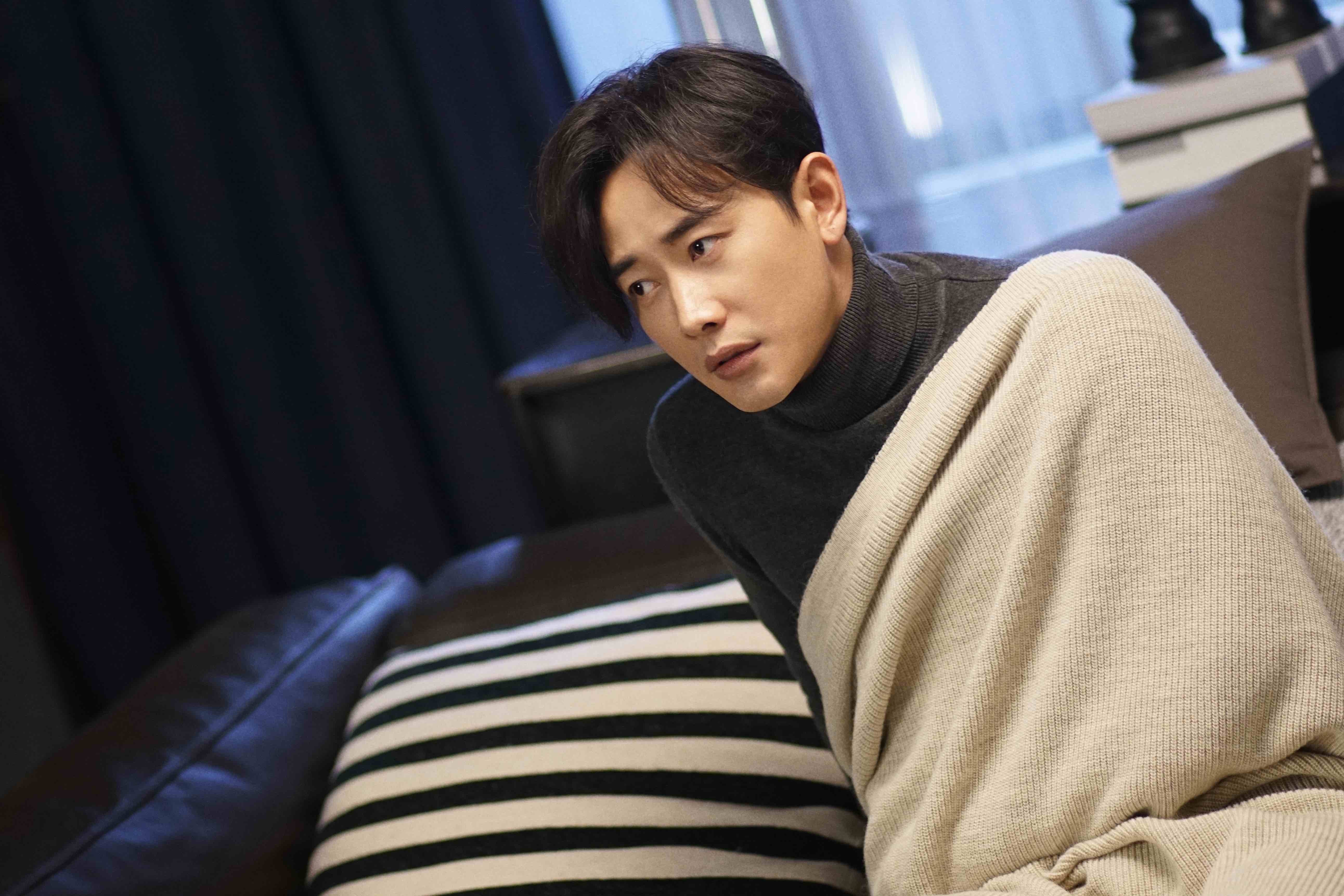 东方卫视开年大戏《幕后之王》开播 周冬雨化