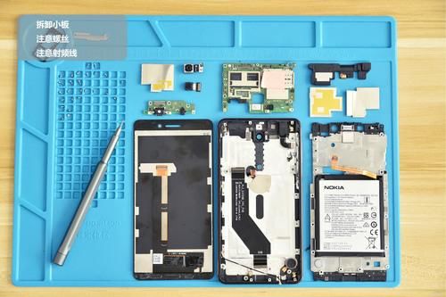 诺基亚6二代拆解 支持砸核桃的手机