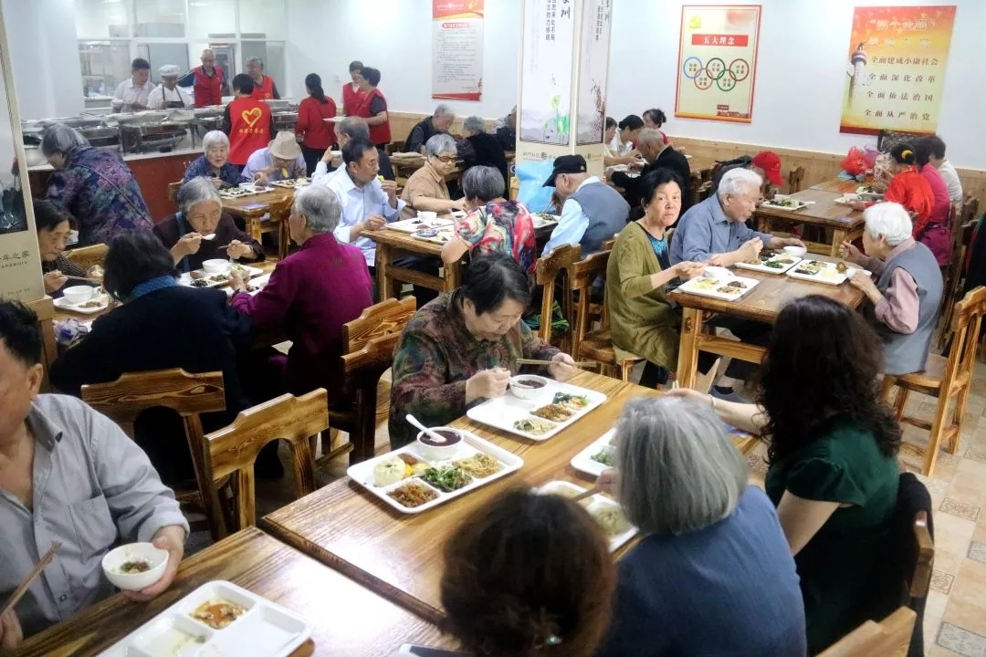 均年龄69,桐君街道这支老年食堂志愿服务队了