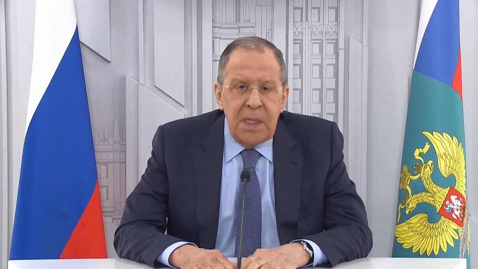 拉夫罗夫:乌克兰没兴趣停战 正背离谈判重要条款 拉夫罗夫:乌克兰没兴趣停战 正背离谈判重要条款