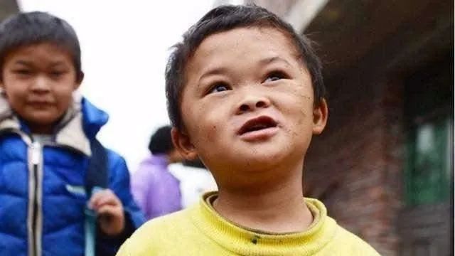 “小马云”回老家将重读一年级，正应了阿里巴巴数年前的担忧