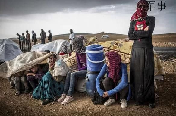 在叙利亚黑市上,最受欢迎的两样东西,一个是女