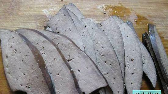 第十一步:带猪肝凉了后,切成片