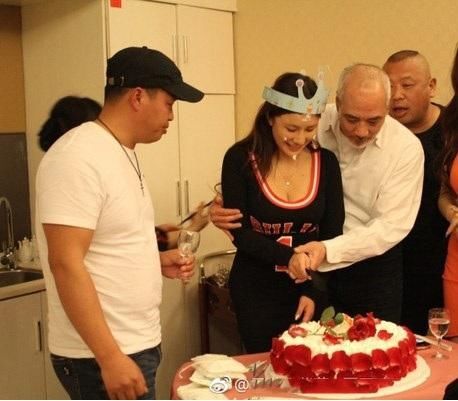 两人同演《天蚕变》云飞扬,一人结四次婚,他却