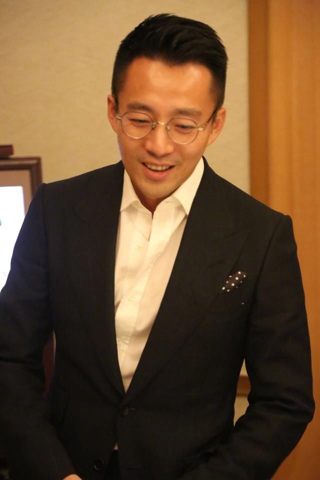 他是京城四少,帅气才能不输任何男星,娶大s十几年零绯闻被夸-北京时间