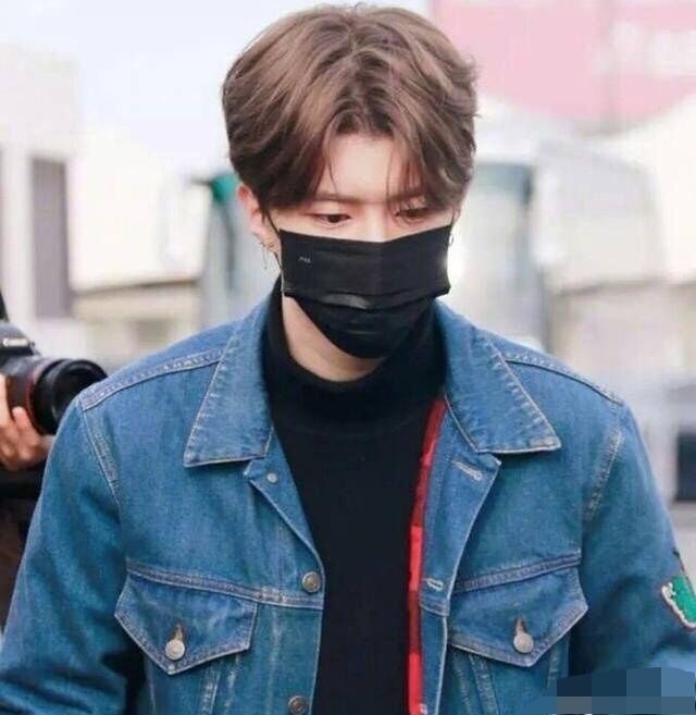 范冰冰弟弟范丞丞将参加选秀,照片对比差异大