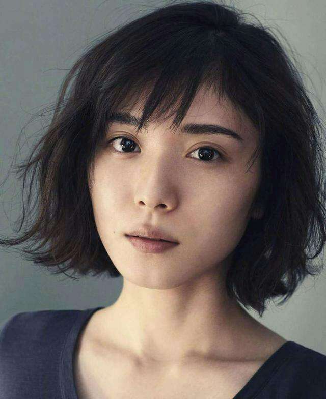 美国人的五官要比东方人立体的多? 倪妮春夏素