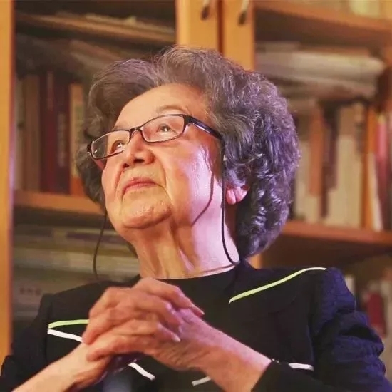 93岁仍坚守讲台,94岁捐出全部财产…他们,是真