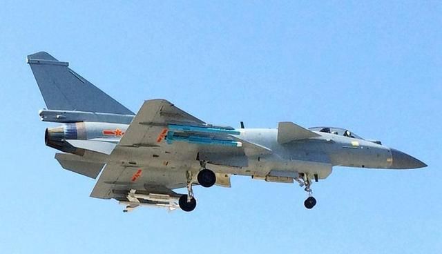 现代多少架歼10飞机能够有能力把二战100架零