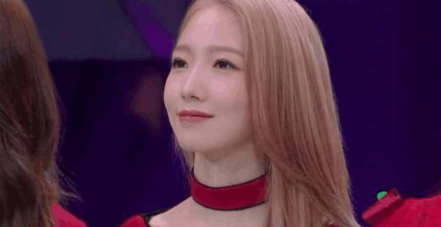 蔡徐坤遭路人群嘲,女版《偶像练习生》站c位的