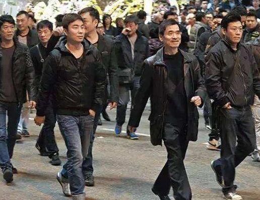 当年的香港"黑道教父",曾带人围攻"大圈仔",从此东躲西藏