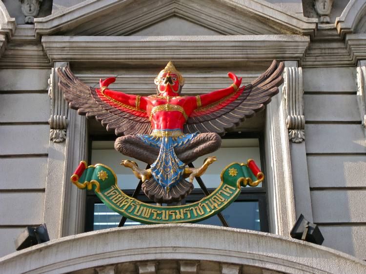 看完日本和韩国的国徽,再看看我们中国的国徽,差距不是一般大