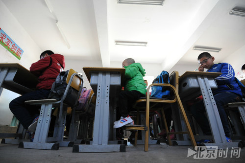 12岁患病男孩：妈妈放弃我，先救弟弟