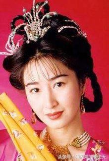 1997年凭借电视剧《苗翠花》获得第一届万千星辉颁奖典礼最佳女主角奖
