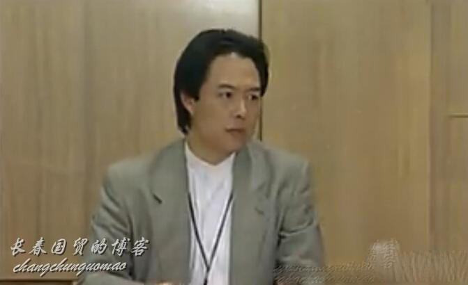 张铁林主持节目。