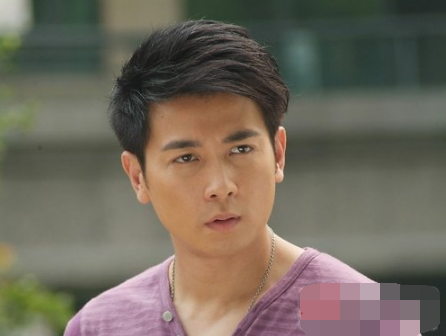 42岁保剑锋一家三口近照曝光,2岁儿子长相帅气