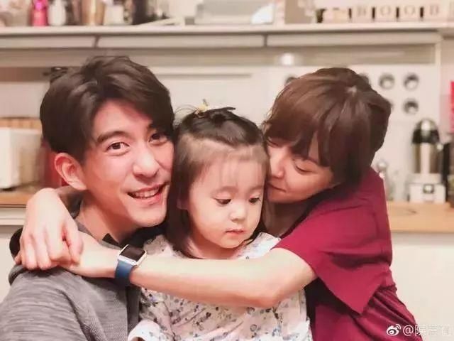 一线女星公开场合被扇耳光?男制片人偏爱男星