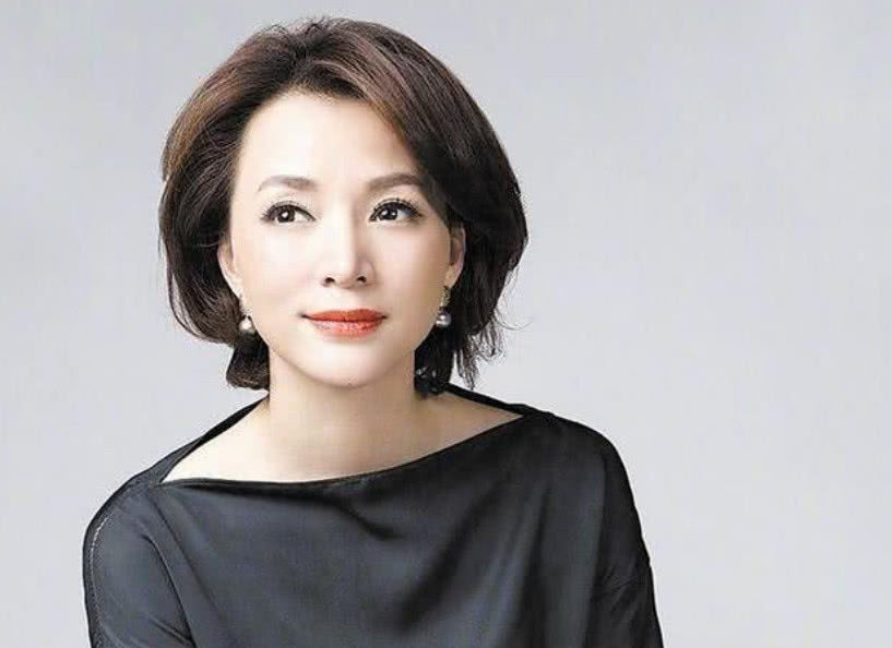 董卿不再低调,爆出刘谦当年在春晚做的事,网友