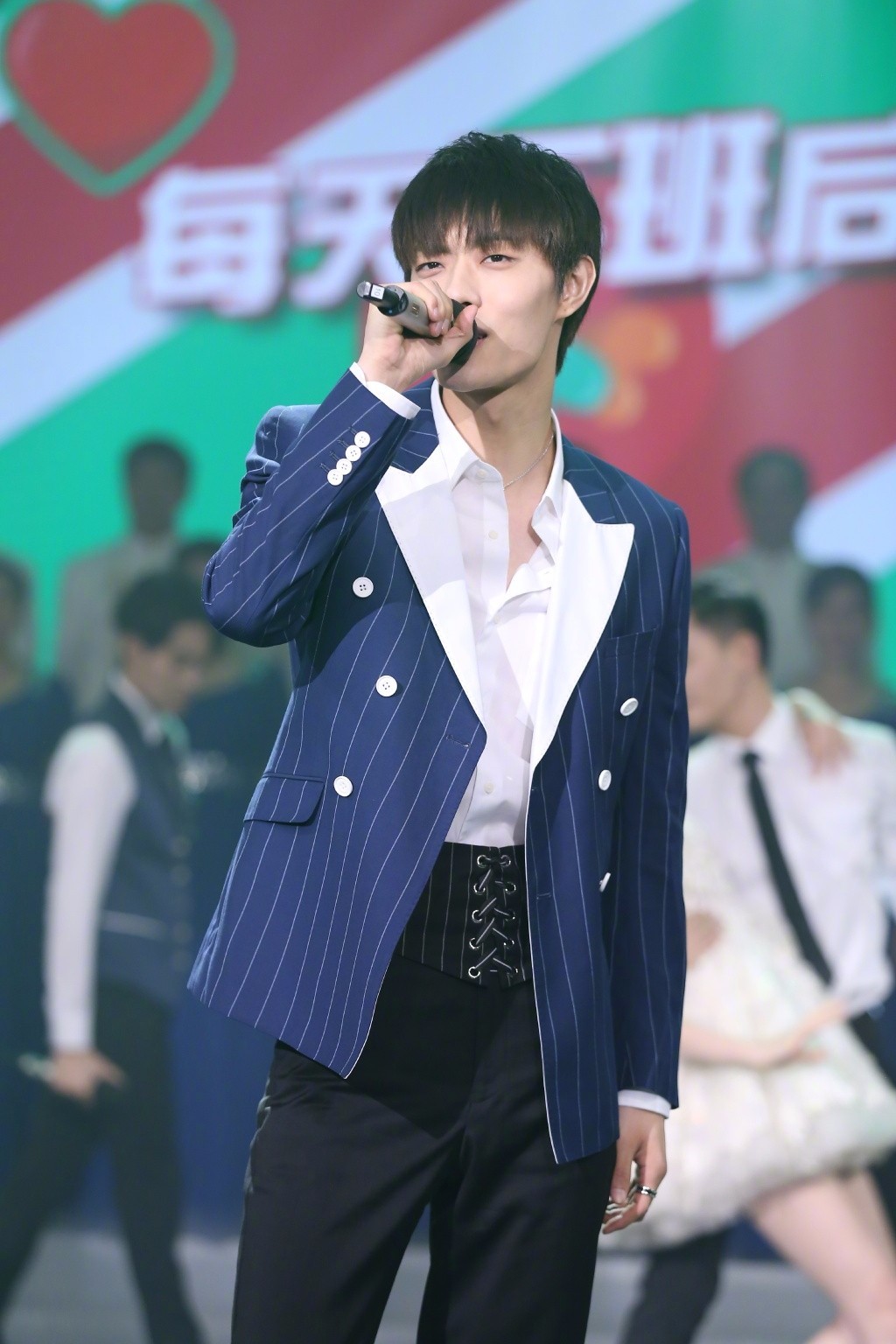 坤音四子《天天向上》自爆理想型,"土味情话"遭大张伟狂怼