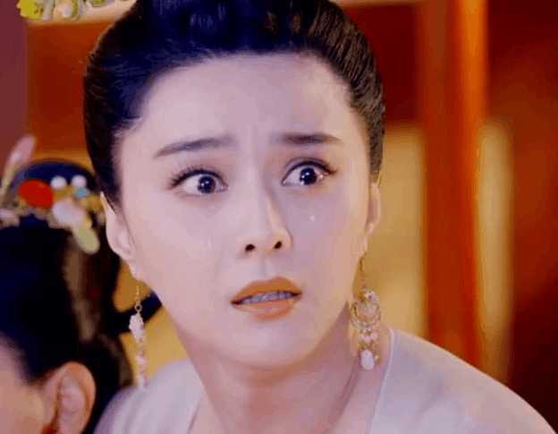 范冰冰与崔永元大战,李晨突然发了条信息,网友