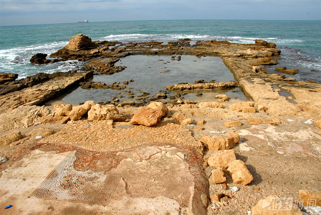 海法新港遥望的凯撒利亚:沧海变桑田的港口古城 海法新港遥望的凯撒利亚:沧海变桑田的港口古城