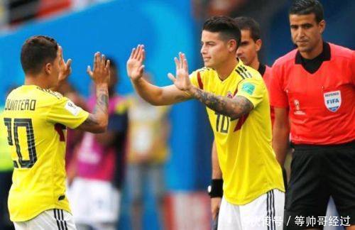 世界杯最稳球迷:哥伦比亚罚丢点球不敢欢呼,获