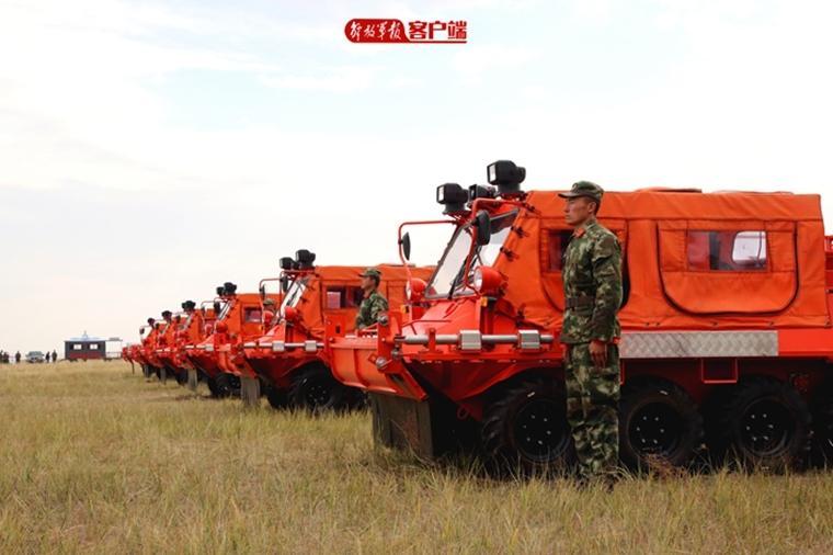 9月29日，我国首台自主研发的全地形草原灭火战车正式列装到武警内蒙古森林总队一线部队，转变了以往单一依靠人工扑救草原火灾的历史，填补了我国草原灭火机械化空白。