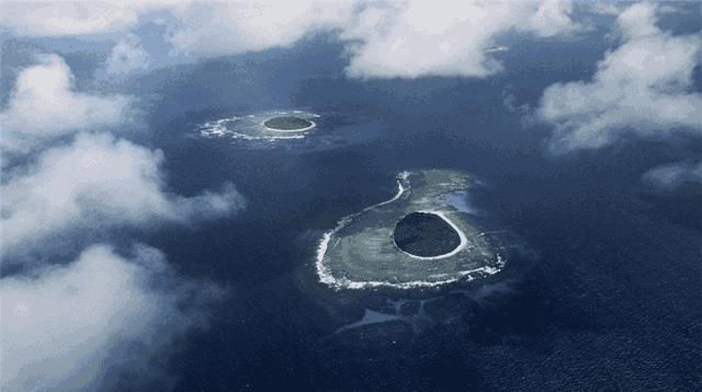 韩国战机越境而来,突然发生坠机,军方下令不能