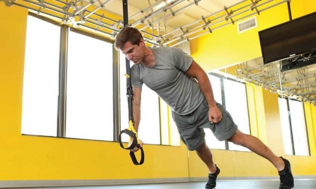 健身初期练背引体向上做不了吗8个TRX动作完