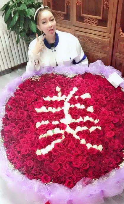 快手:韩安冉深夜秒删微博,刘大美小伊伊进行一