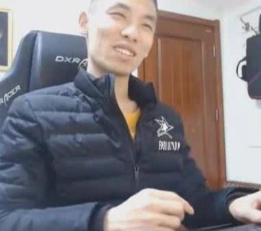 DNF:旭旭宝宝开盒子遇女粉丝,说要来找宝哥,瞧