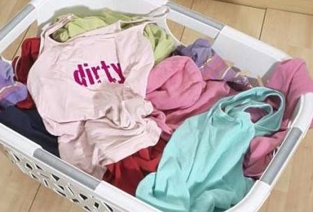 3岁女儿下半身有恶臭味,到医院检查后,让人长