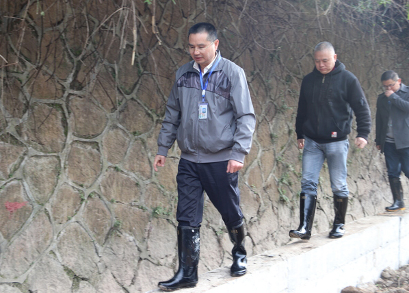 丁绍雄为什么敢喝这口水?因为他对治水有信心.