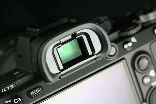 全画幅微单新基准索尼A7M3全解析