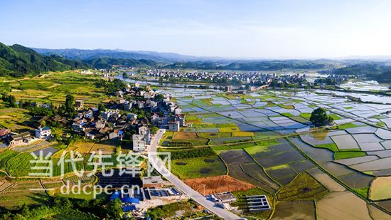 【治国理政新实践·贵州篇】贵州从“通不了”变“通得好” 【治国理政新实践·贵州篇】贵州从“通不了”变“通得好”