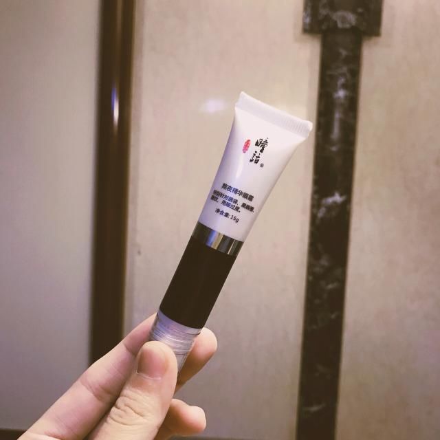 出痔疮膏的马应龙眼霜可以长睫毛?还真的可以