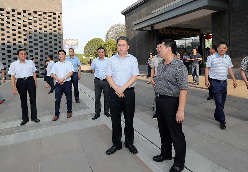 黔江区政府副区长杨通胜,孙天明,黔江区相关部门和企