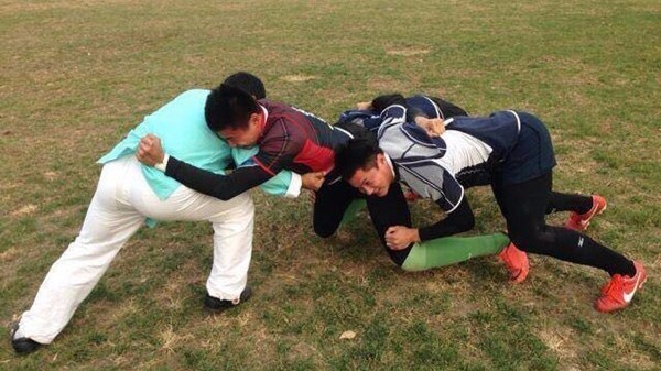 王占海回应“节目做假”:怕伤橄榄球员未用全力 王占海回应“节目做假”:怕伤橄榄球员未用全力