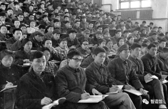 高考是否改变命运?人大附中年级排名前200,基