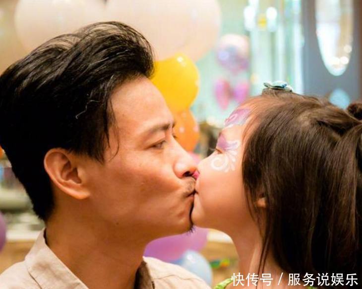 蔡少芬香港住宅曝光,两张床挤满房间,网友:这房