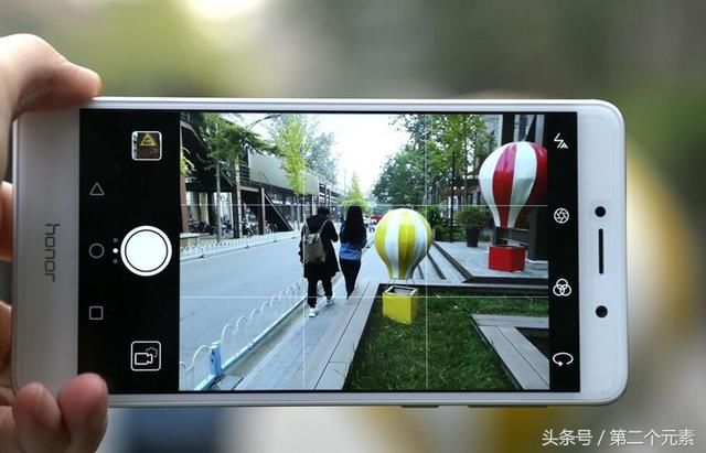 千元机常青树,华为最便宜的4G运存手机,如今9