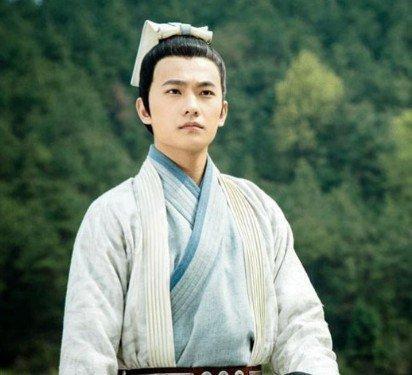 杨洋饰演的便是董永,感觉还是挺符合其气质的.