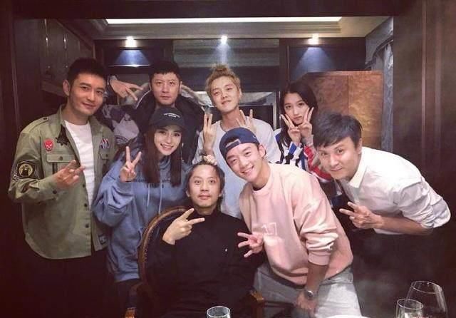 鹿晗与关晓彤同框为王祖蓝送生日祝福太恩爱,