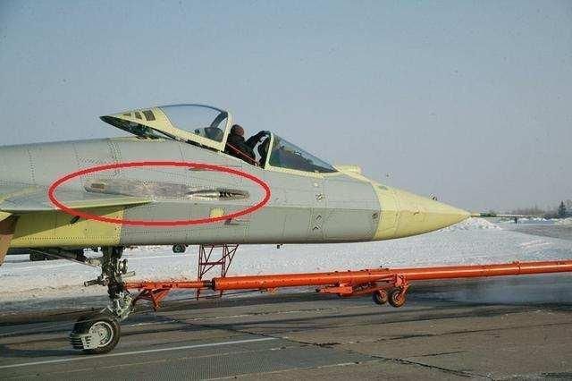 歼20有没有装机炮?现代空战机炮为何还是不可