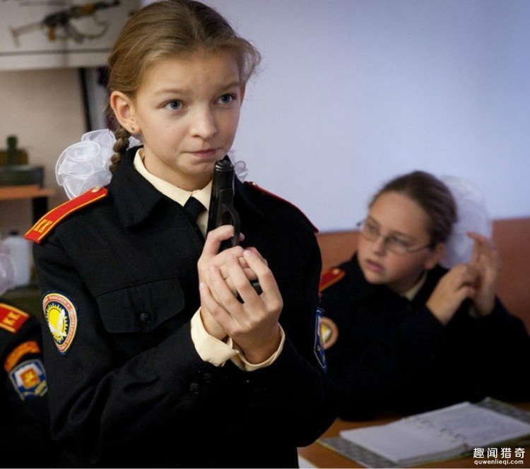 在俄罗斯 这所学校可比蓝翔牛多了