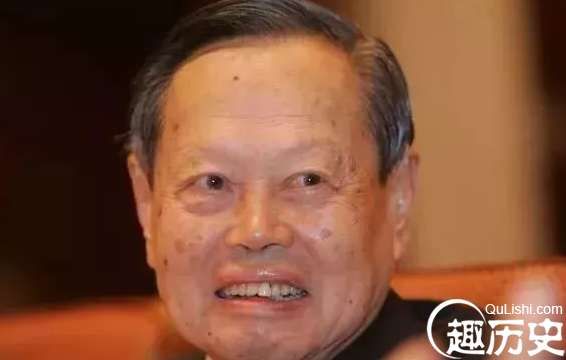 霍金去世,和中国杨振宁比到底谁更伟大?答案毋