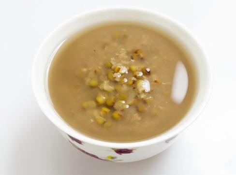 绿豆汤隔夜能喝吗 隔夜的绿豆水可以喝吗