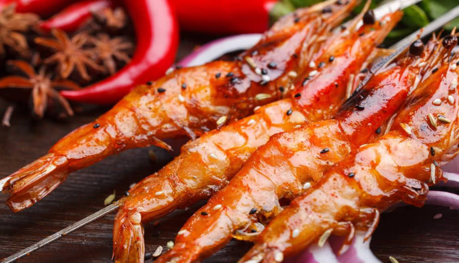 中国女生在日本吃烤肉被赶走,原因居然是吃相